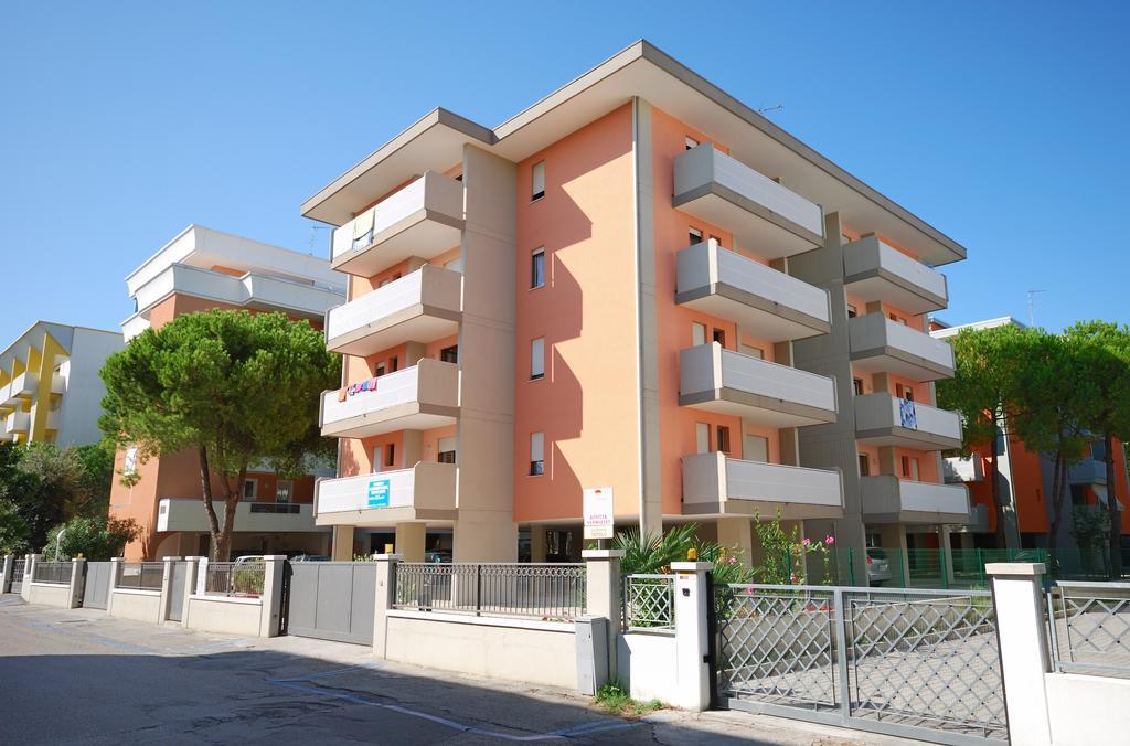 Condominio Tiepolo Bibione Exterior foto