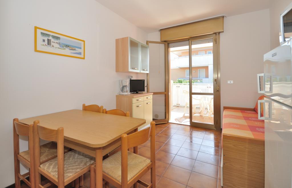 Condominio Tiepolo Bibione Exterior foto